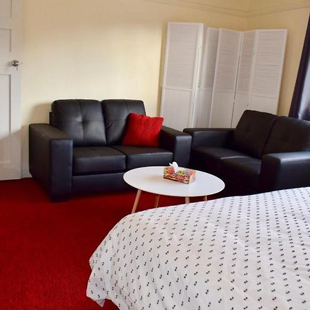 Comfortable 3 Bedroom Apartment In Trendy Haberfield Cité de Cité de Sydney Extérieur photo